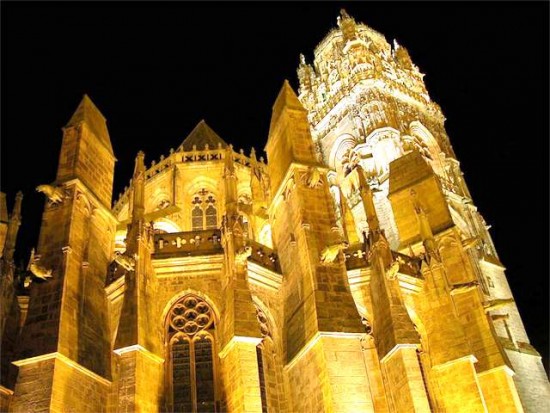 RODEZ Cathedrale Notre Dame de Rodez prise sur internet mjo.jpg