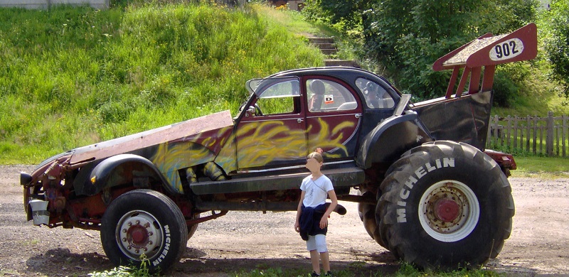 2CV pres St Maurice sur Moselle.jpg