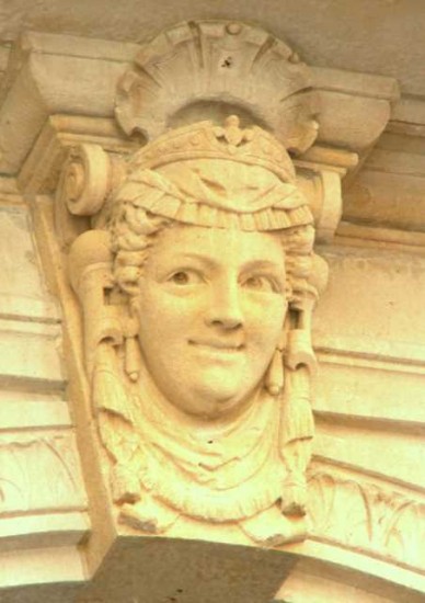 Mascaron Rue Porte Dijeaux -angle Ste Catherine - Bordeaux -PICT0100-1.JPG