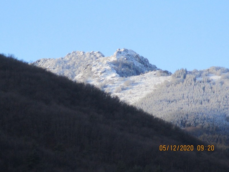 1ère neige sur les sommets.JPG