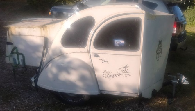 caravane-2cv.jpg