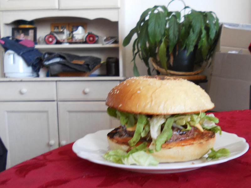 un bon Burger Maison pour les forces.jpg